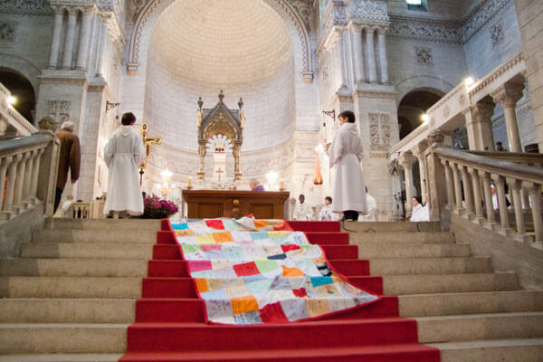 Enfants, ensemble adorer le Seigneur