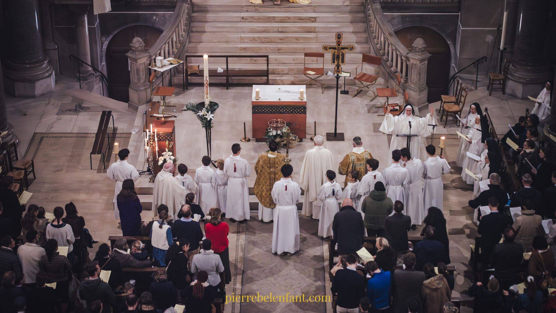 Offrir une messe à la Basilique Saint-Martin de Tours